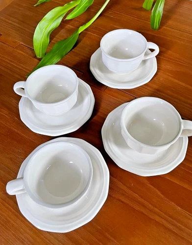 Set of 4 Vintage Pfaltzgraff 'Heritage White' 4.5" Cup & 6.5" Saucer