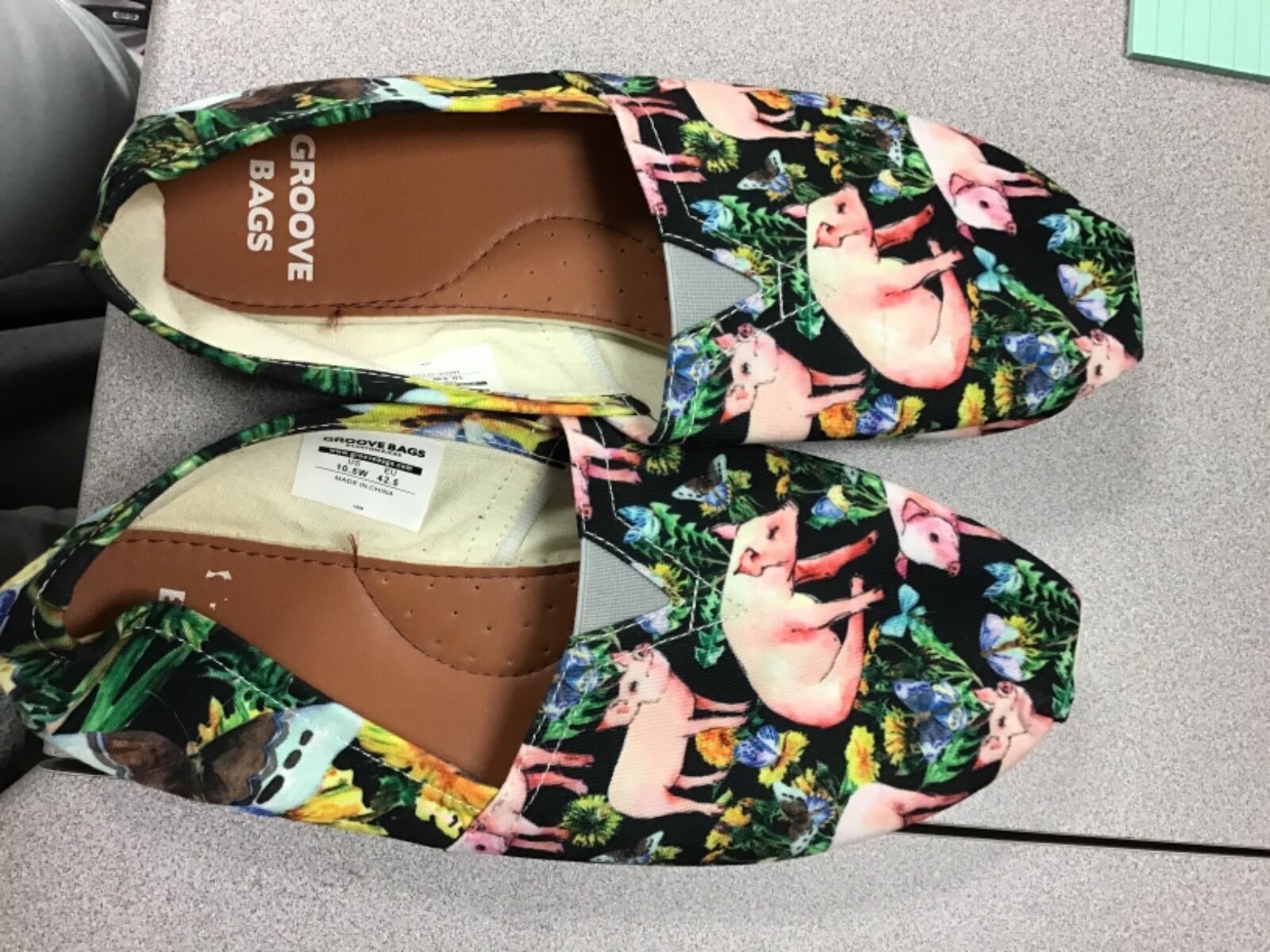 Groove Bags & Custom Kicks Women Pigs Swine canvas S… Gem