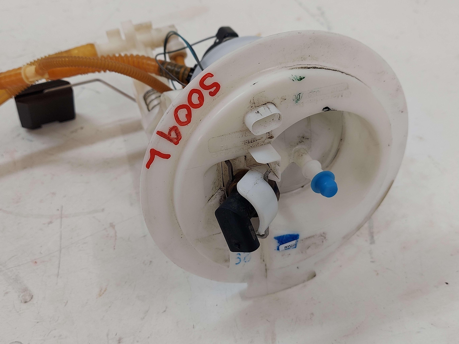 12-18 MERCEDES CLS63 AMG C218 RIGHT FUEL PUMP SIDE A2184700494 