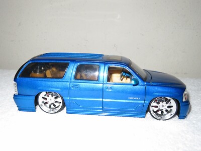 2002 GMC YUKON DENALI BLUE JADA 1:24 OPENING HOOD DOORS & REAR. | eBay