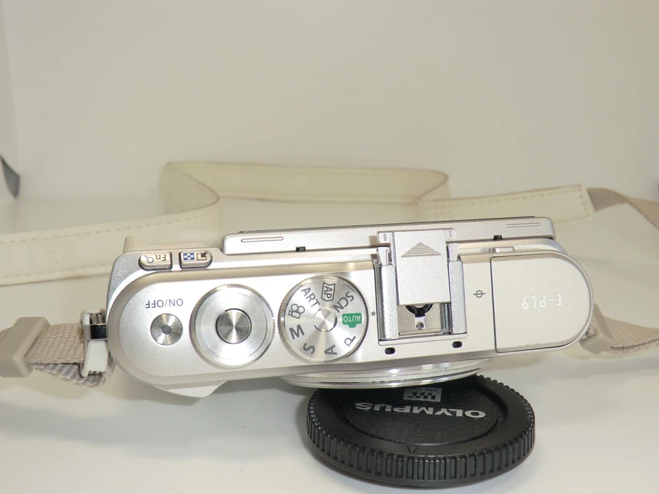 Olympus PEN E-PL9 Gehäuse / Body  mit 2 Objektiven  weiß FK0007 - Bild 3 von 4