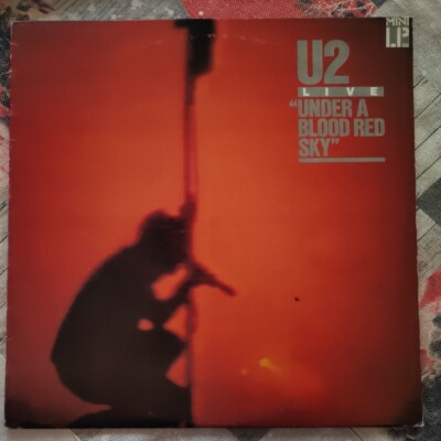 U2    Live ''Under A Blood Red Sky''  1983 Made in Italy -  Island Records    IMA3