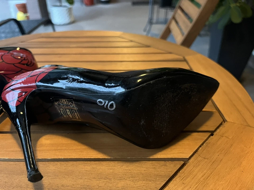 Women’s Black Patent Leather Heels Size 8 1/2 - Image 4 of 4