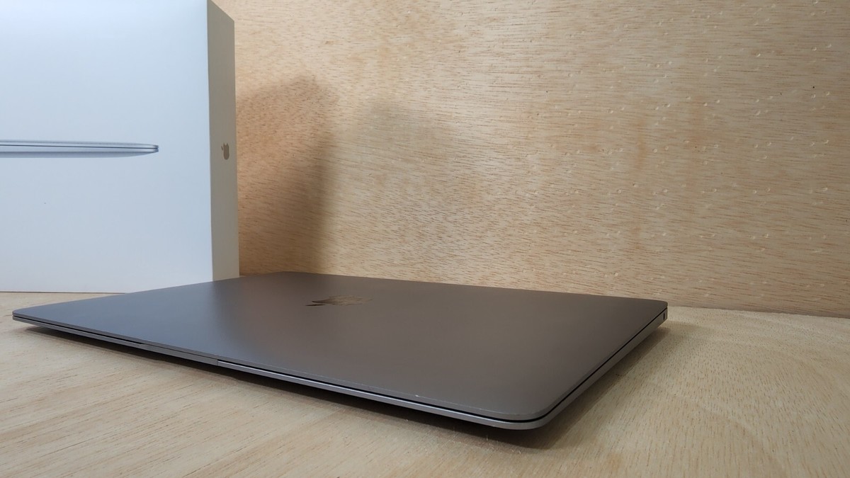 Apple MacBook Air 13 Apple MacBook Air 13