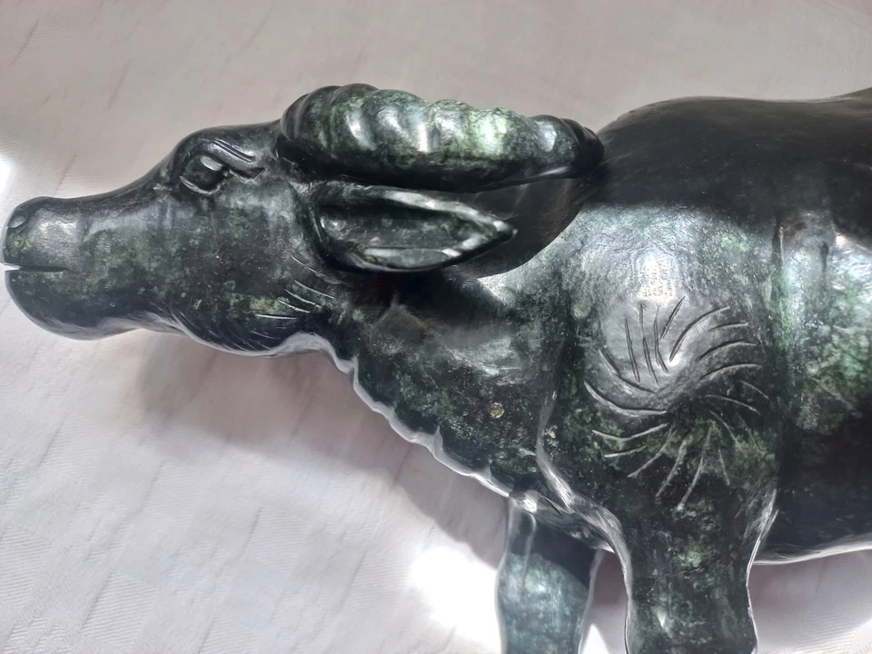 Sculpture Buffle Chinois En Jade Vert Foncé - Photo 4/4