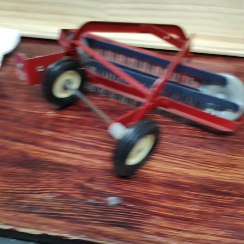 Vintage Tru Scale 1/16 International Hay Rake Farm Toy Implement - Picture 5 of 6