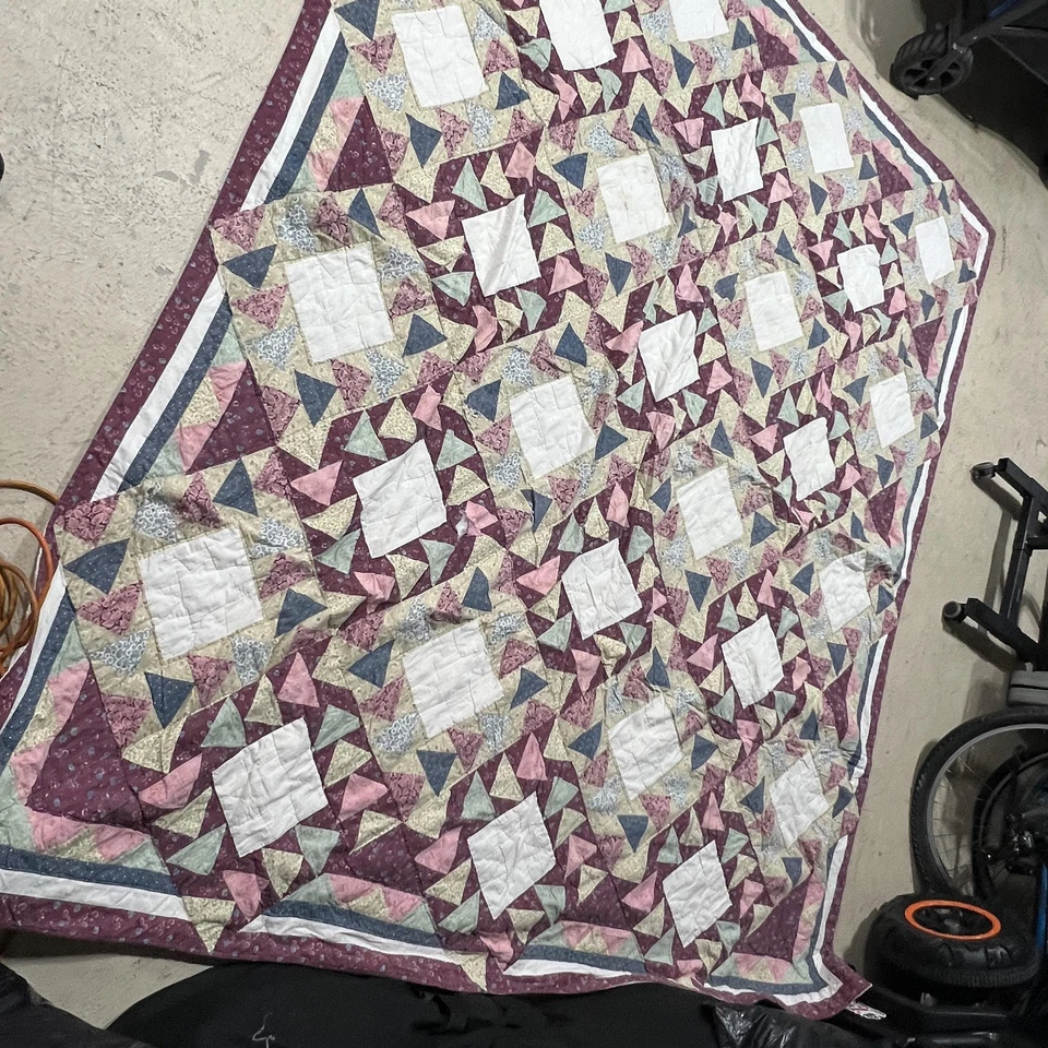 Vintage Handmade Patchwork Quilt Bedspread Large Pink Green Floral 82"X97" - Image 2 of 4