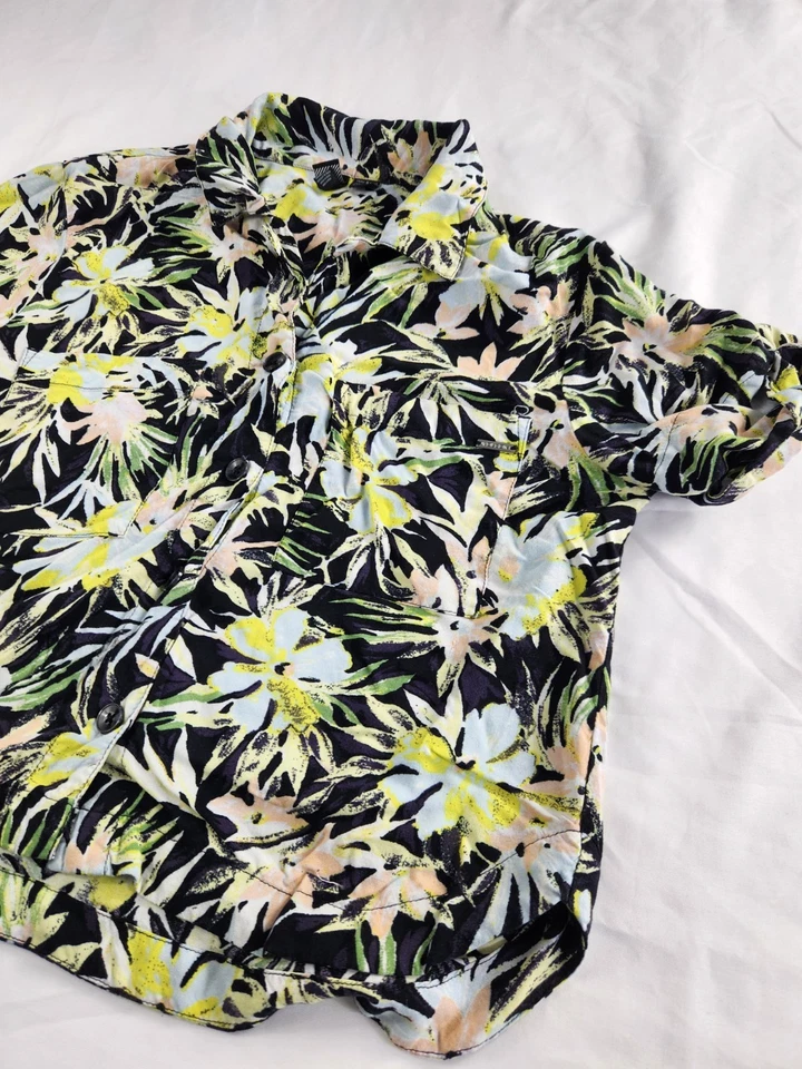 Camisa Volcom S Mujer Negra Amarilla Floral Hawaiana Botón Frontal Manga Corta Top Foto 3 de 4