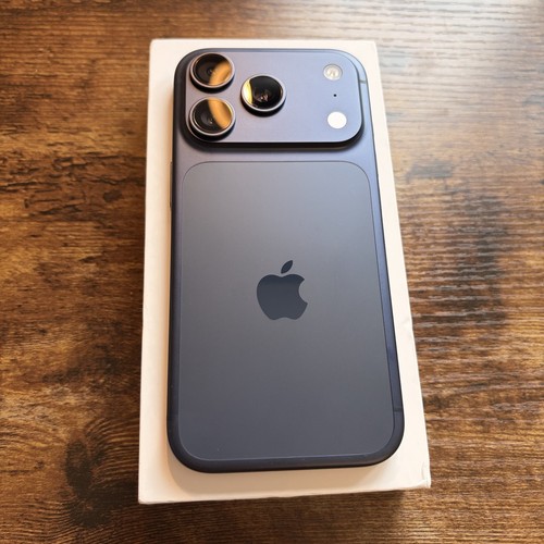 Apple iPhone 17 Pro 256GB Deep Blue - Neuwertig - 100% Batteriezustand