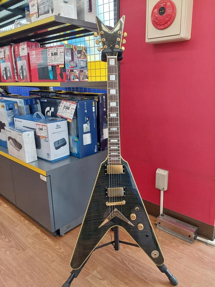 DEAN Flying V 二手枫木身体桃花心木颈部红木指板 灰色 带Gig盒 — 第 4/4 张图片