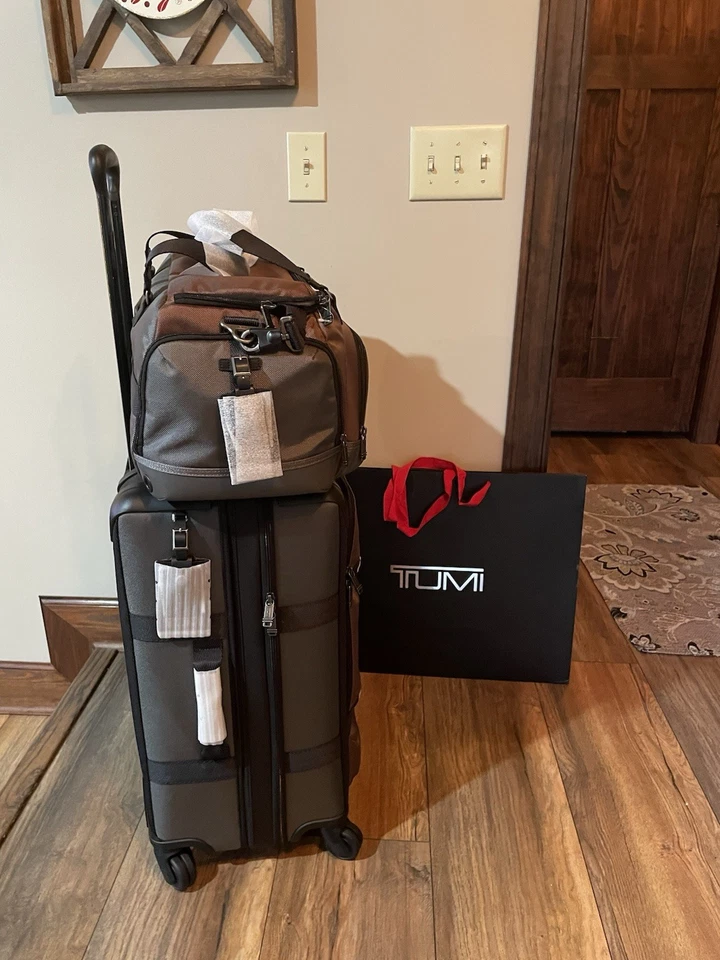 NEW set Tumi Lyndon SHORT TRIP Exp. 4 Wheel case + Charge Duffel -Copper/Gray - Image 2 of 4