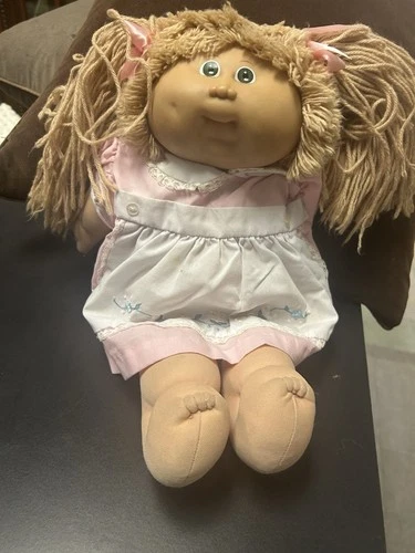 Authentic Vintage Cabbage Patch Kid. Includes Authentic Dress . She Has #14 Neck