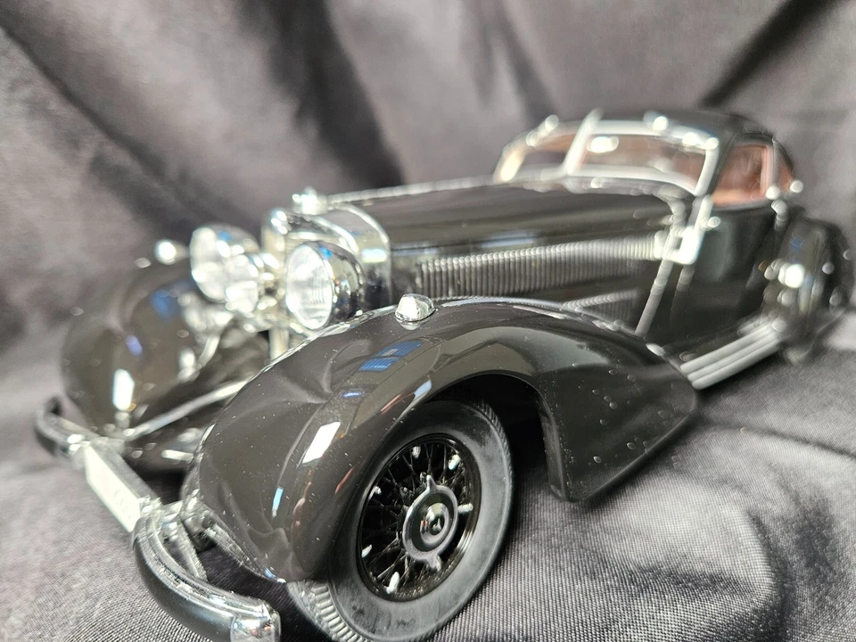 RARO BOS Modelos 1938 Mercedes 540K Autobahn-Kurier Escala 1:18 Inv. #3734 Foto 4 de 4