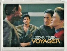 1995 Skybox Star Trek Voyager Series One Card # 33 Maquis Rebel (L)