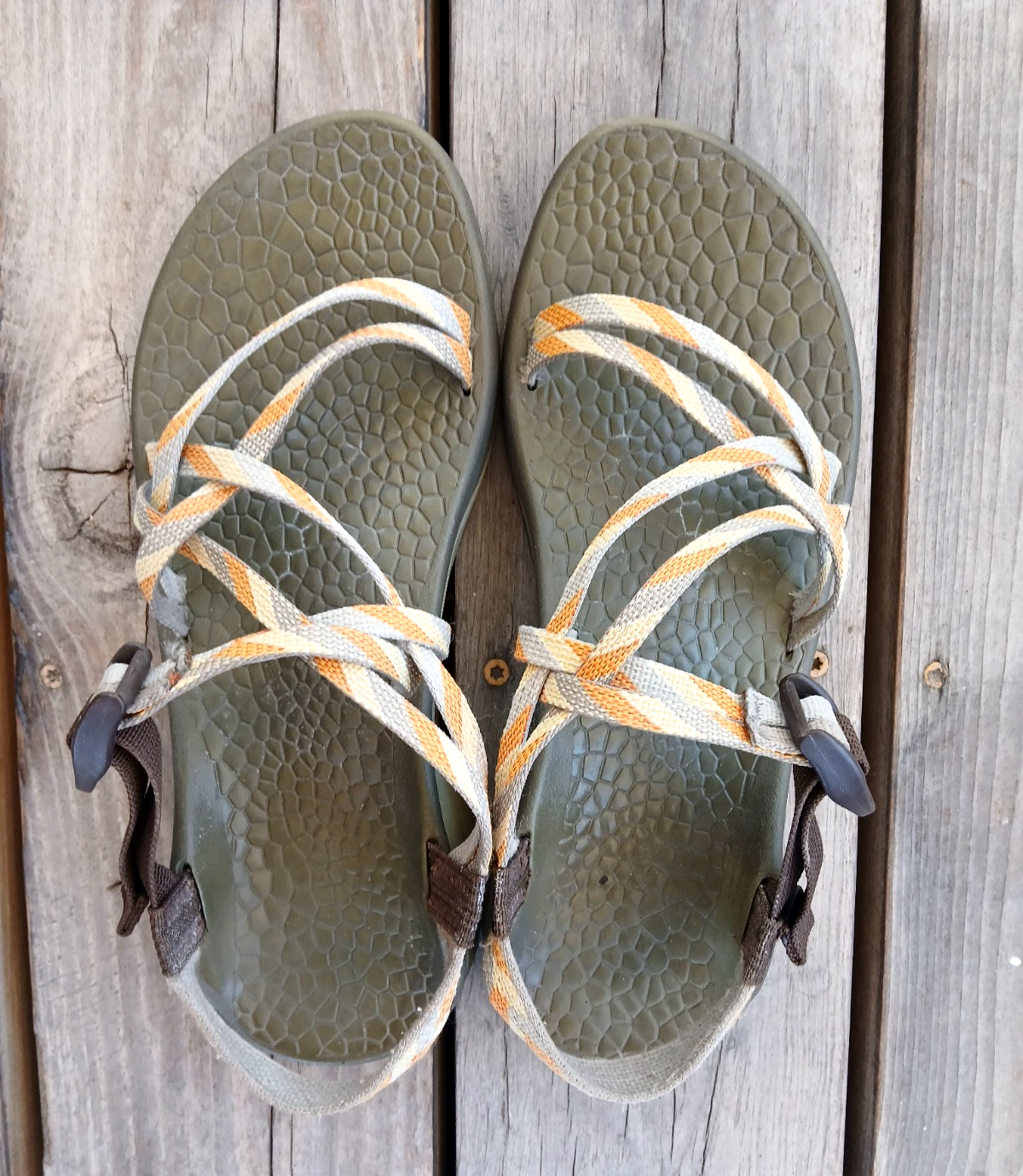 APL Sandali donna Chaco taglia 9 5 cinturino regolabile testurizzati verde arancione