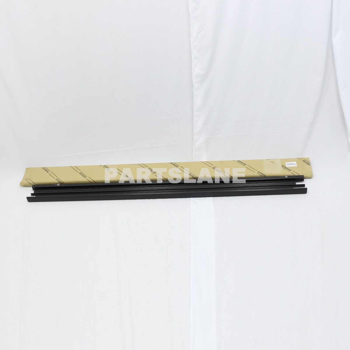 5178160261 Toyota Panel Step RH 51781-60261 Genuine OEM Part for