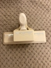 MARTHA STEWART LARGE DOILY LACE BORDER PUNCH STAMP