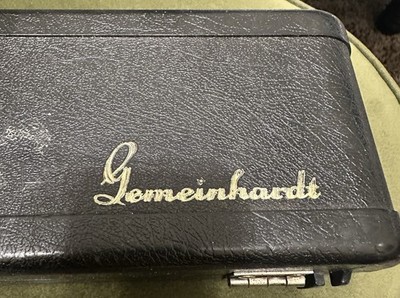 Gemeinhardt 2SP Concert Flute Closed-Hole Silver Plated Boehm Key of C Case