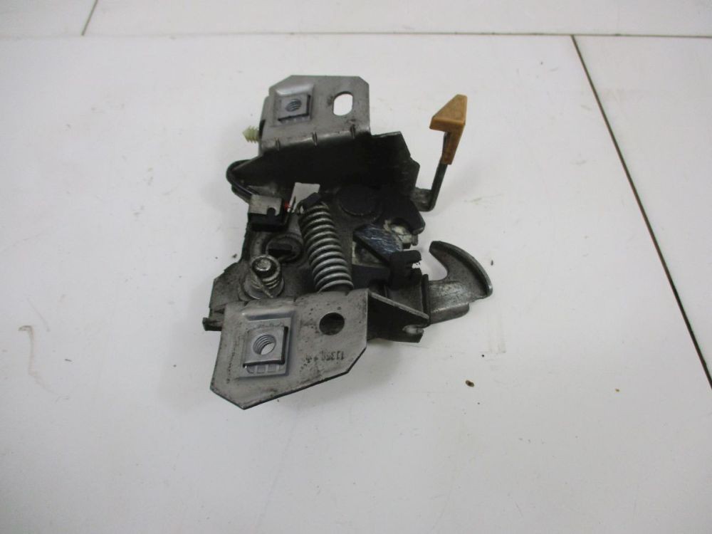 Lock Bonnet Lock Catch Hook Fits for Volvo C70 II Cabriole