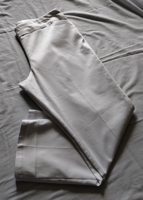 CROFT & BARROW White "EFFORTLESS STRETCH" Casual Pants Sz 16s (27.5 Inseam)