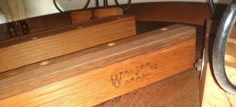 Mesa de comedor vintage Walter of Wabash redonda 36" diámetro MCM Mid-Century Mod patas de metal Foto 2 de 4