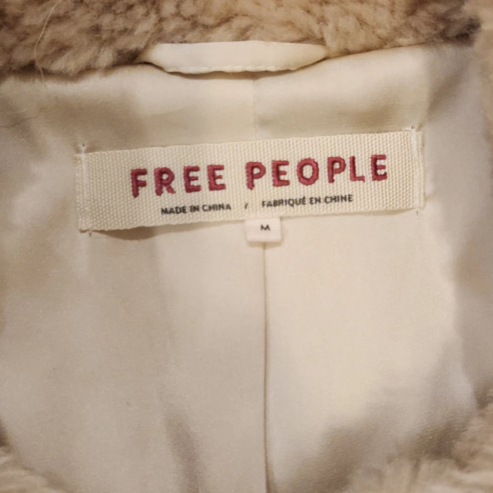 Free People Size  Med Pretty Perfect Faux Fur Oversized Peacoat Coat Beige EUC - Image 3 of 4