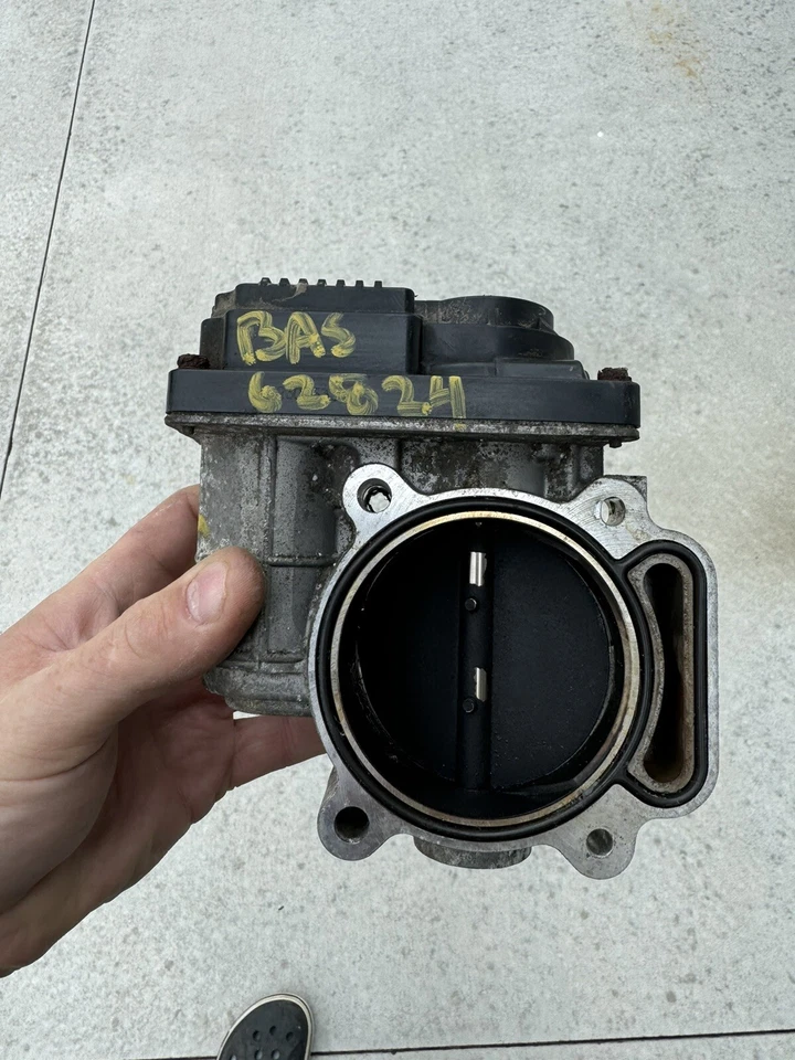 2005-2009 Buick Lacrosse Lucerne Grand Prix 3.8L Throttle Body Assembly 12607894 - Image 4 of 4