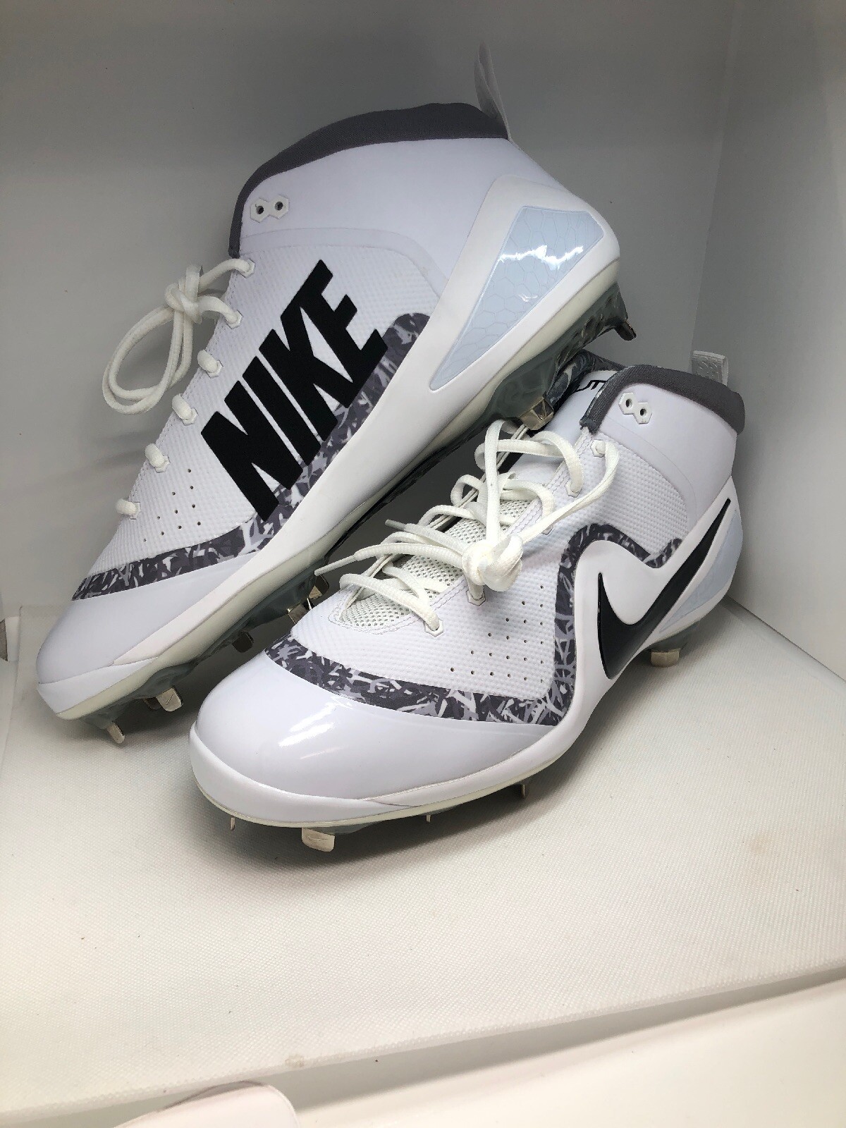Nike Force Zoom Trout 4 Baseball Cleats 