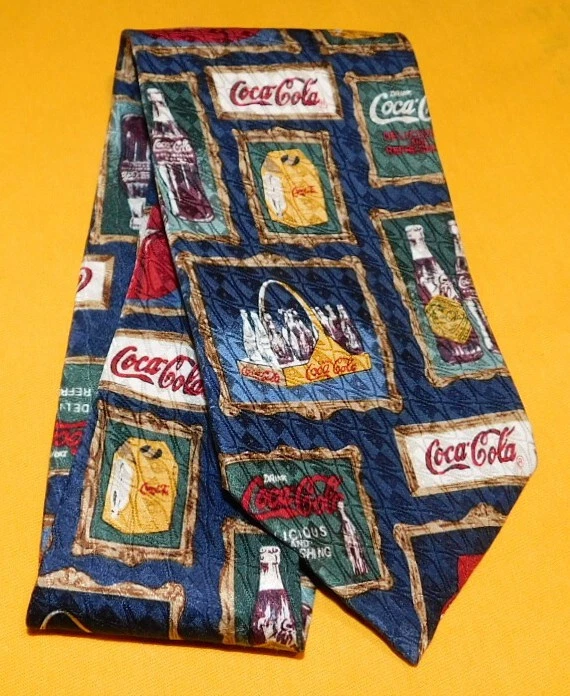 COCA COLA MADE IN U.S.A. BLUE/GREEN/WHITE BOTTLE MOTIF TIE - DESIGNER TIES. - Image 2 of 3
