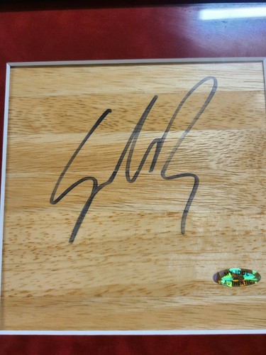 15"X 20" FRAMED AUTOGRAPHED FLOOR PIECE SHANE BATTIER HOUSTON ROCKETS - Picture 2 of 5