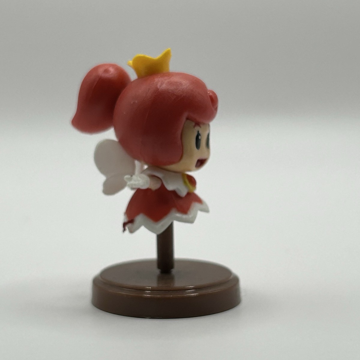 Super Mario Fairy Princess mini Figure Chocolate Egg Nintendo