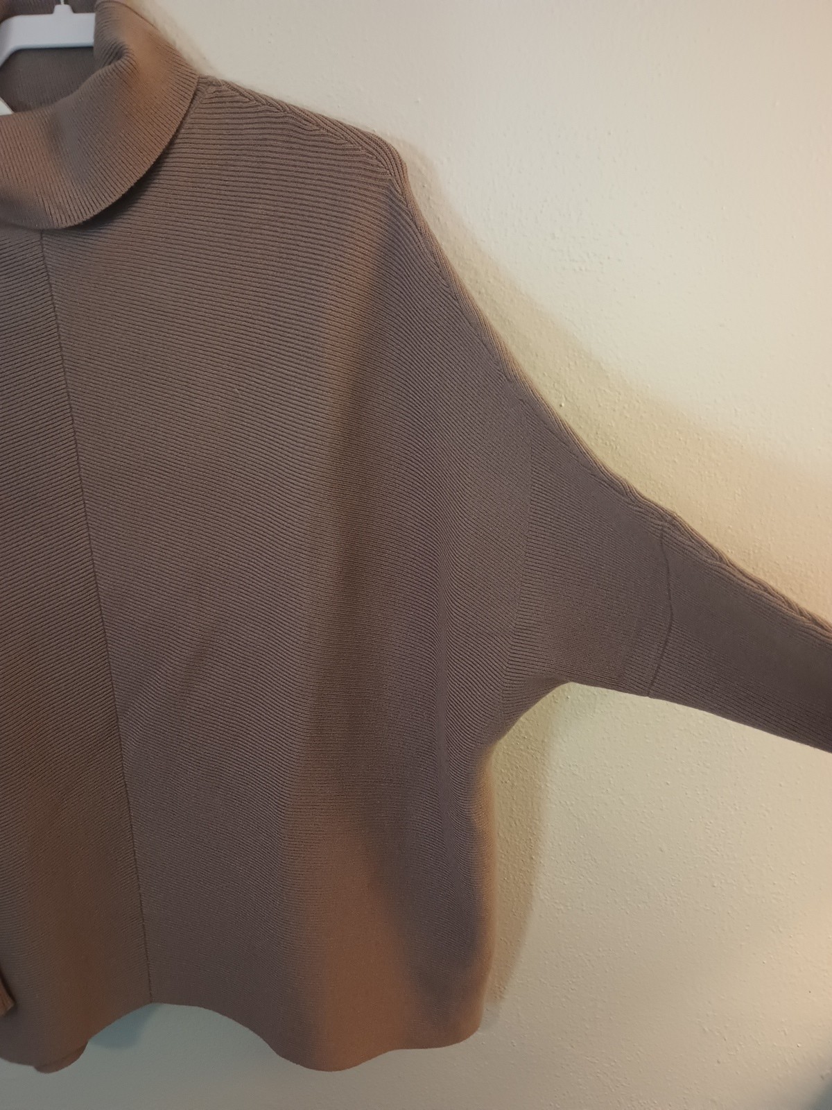 Anrabess Sweater Women's XL, Taupe, Dolman Sleeves, Turtle Neck, Oversized, NWT