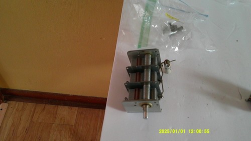 Vintage Halicrafters HT-40 Transmitter Plate Loading Cap