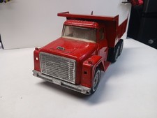 Camión de volteo tándem Ertl IH International Harvester Loadstar