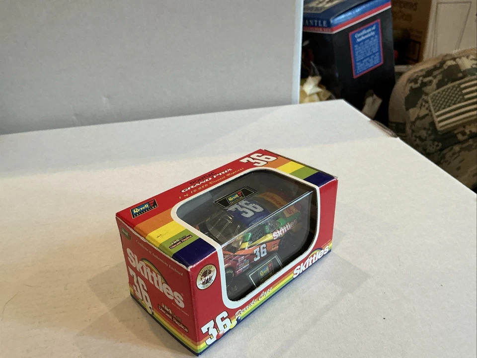 Revell 1997 Derrike Cope #36 Skittles Pontiag Grand Prix 1/10.080 Diecast 1/64 Foto 3 de 3