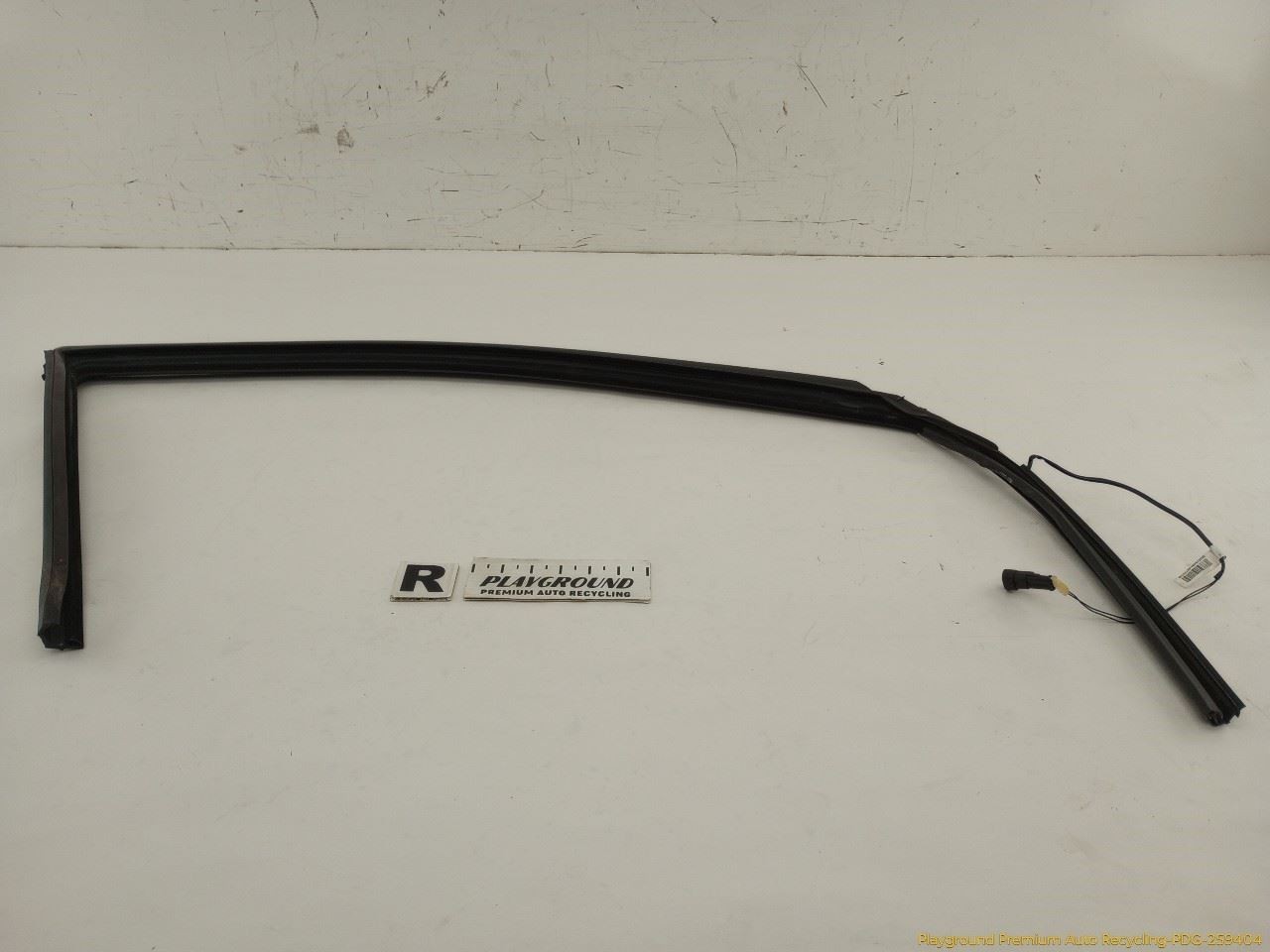 Maserati Quattroporte 2003-2012 Front Right Window run channel P/N 300578404