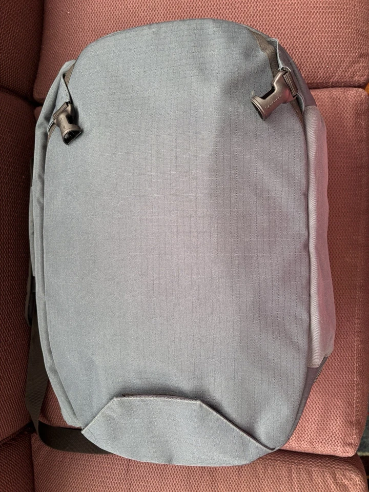 Karrimor Vintage Convertible Backpack Messenger Bag Blue Padded Straps Mesh Pkts - image 3 of 4