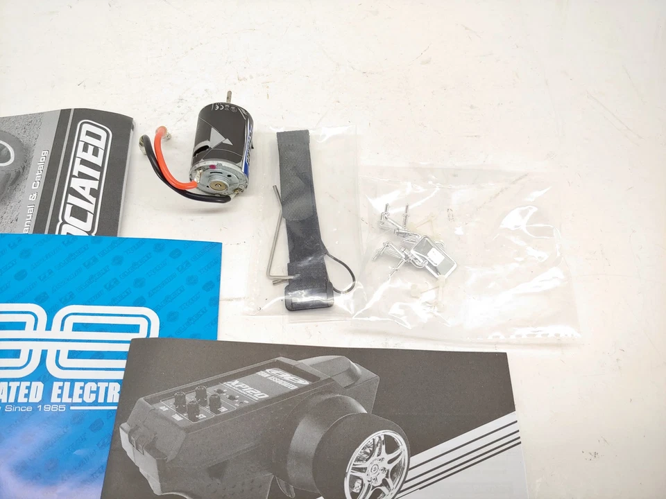 NEW: Team Associated MT12 1/12 4wd Monster Truck Roller Slider w/ Servo & Motor - Image 3 of 4
