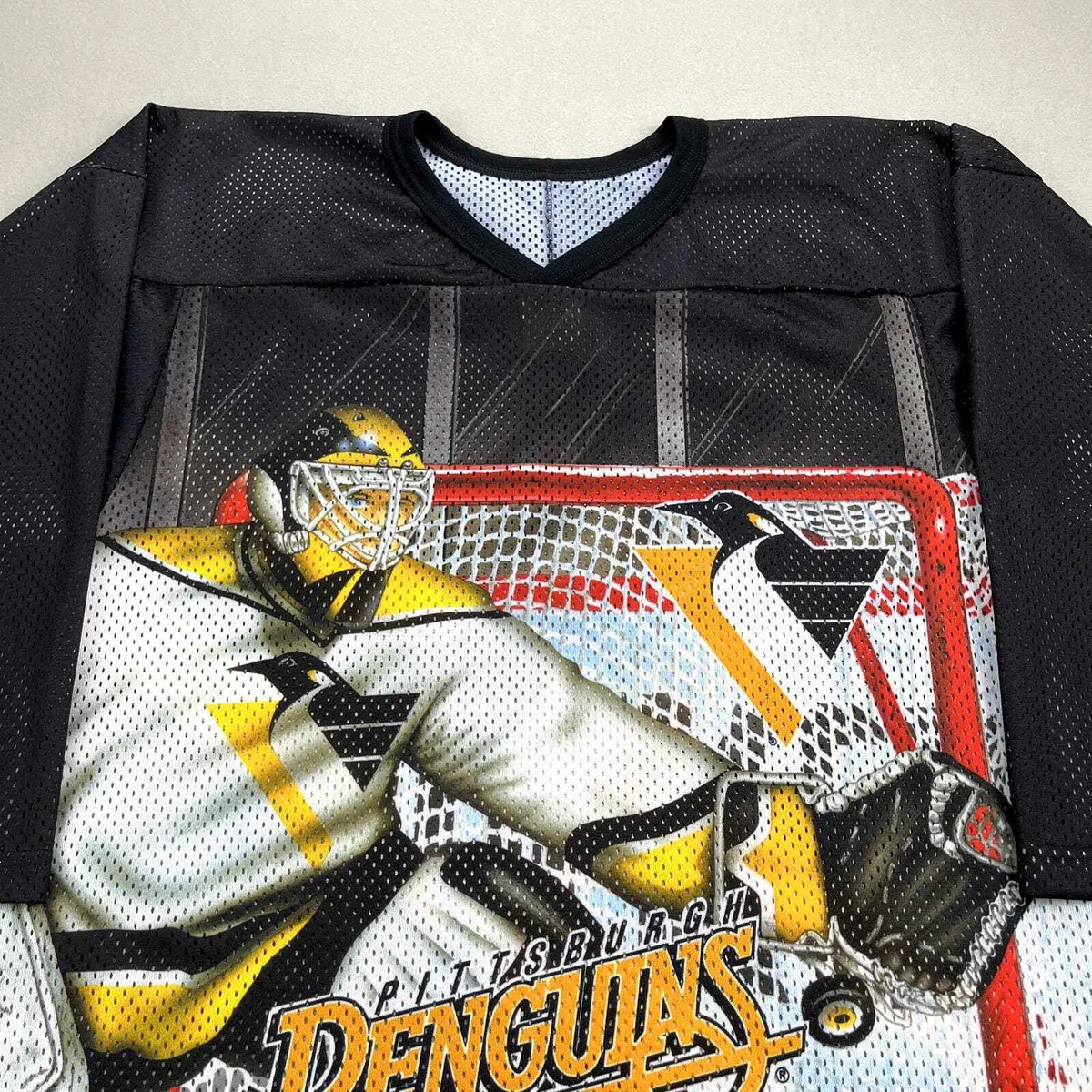 90's Pittsburgh Penguins CCM NHL Jersey Size Small – Rare VNTG