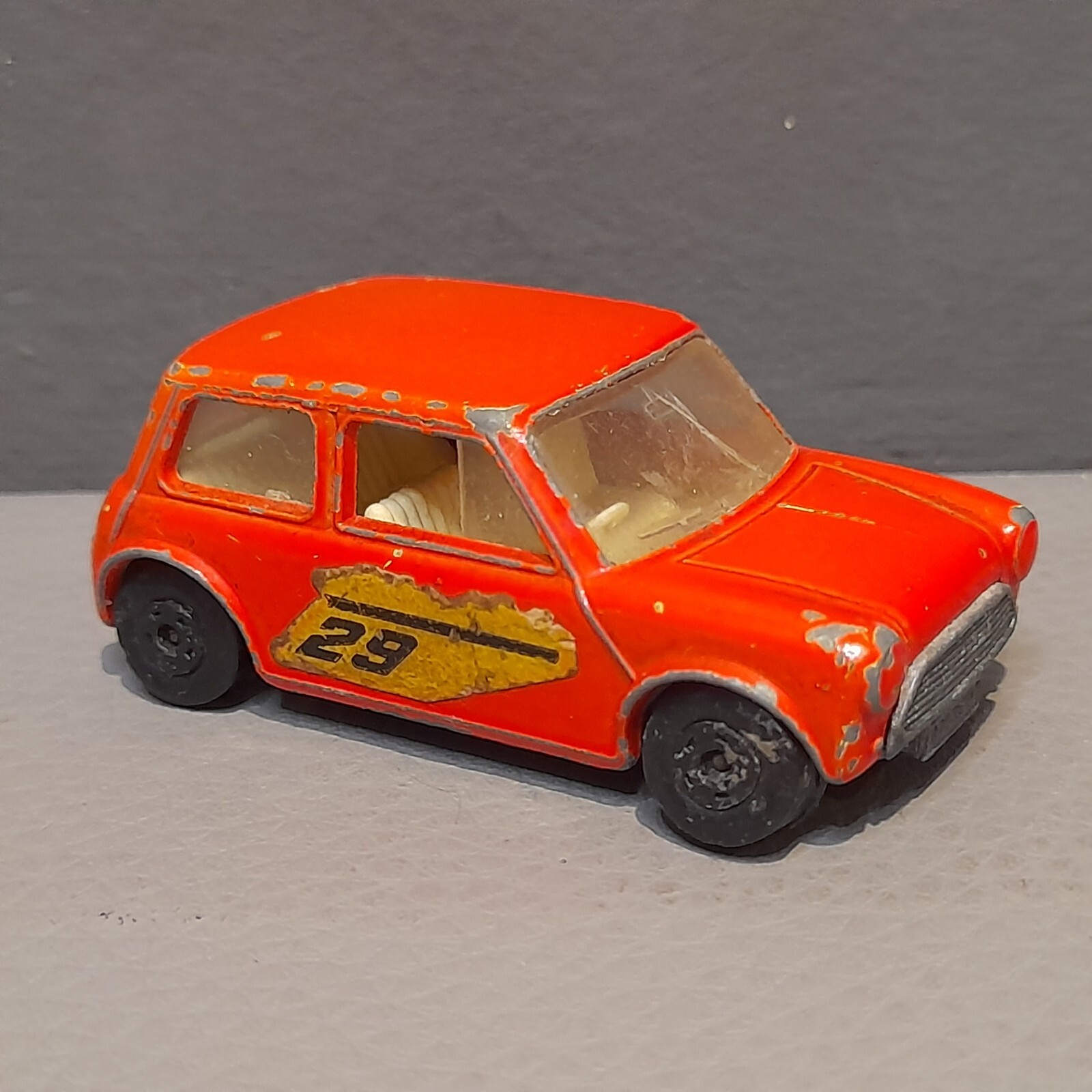 イギリスSuperfast製　29番　RACING MINI Matchbox 29d, Racing Mini - Free Price Guide & Review