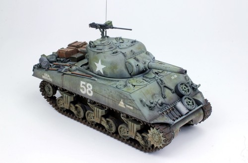 (Pre-Order) M4A3 Sherman Tank /w 105mm Howitzer 1:35 Pro Built Model - Picture 17 of 22