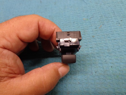 CHEVROLET TRAVERSE 09 10 11 12 13 14 15 16 17 POWER SUN SHADE SUNSHADE SWITCH - Picture 4 of 6