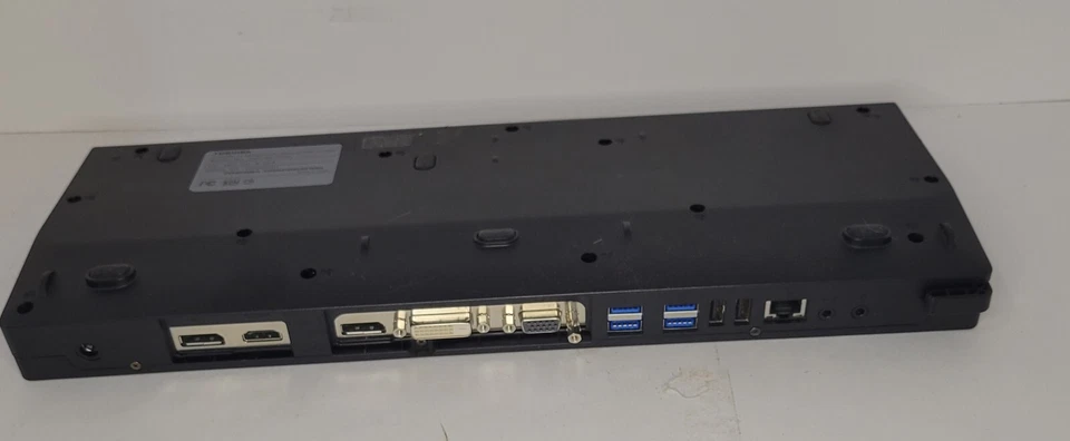 Toshiba Hi-Speed Port Replicator III 120W modelo PA5116U-1PRP preto - Imagem 2 de 3