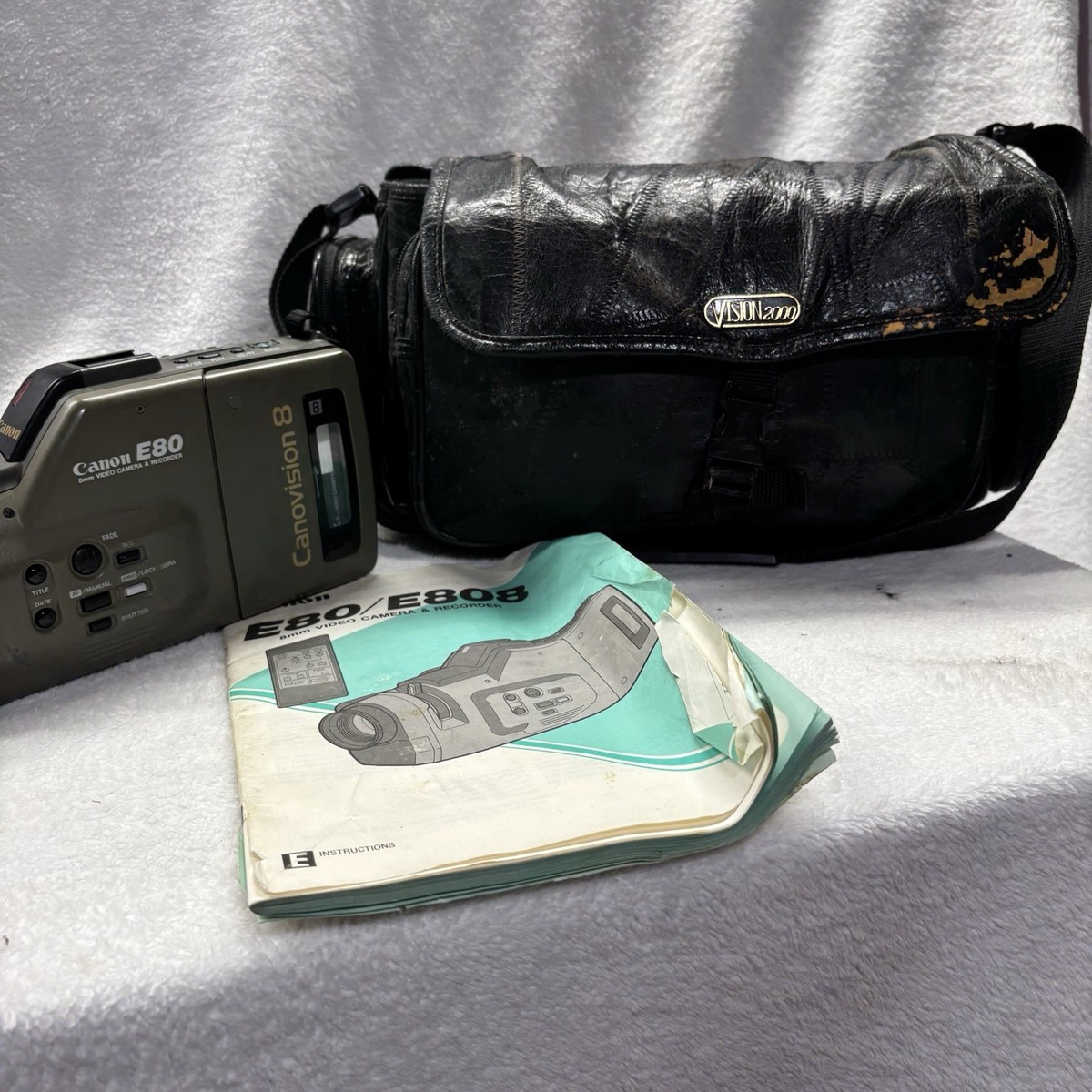 Canon E80 AF Zoom Lens Camcorder Canovision 8mm w/ Batteries