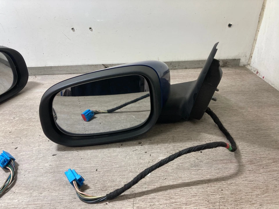 2007 VOLVO V50 СО СТОРОНЫ ПАССАЖИРА И ВОДИТЕЛЯ ПЕРЕДНЕЕ КРЫЛО ЗЕРКАЛА ПАРА - Изображение 3 из 4