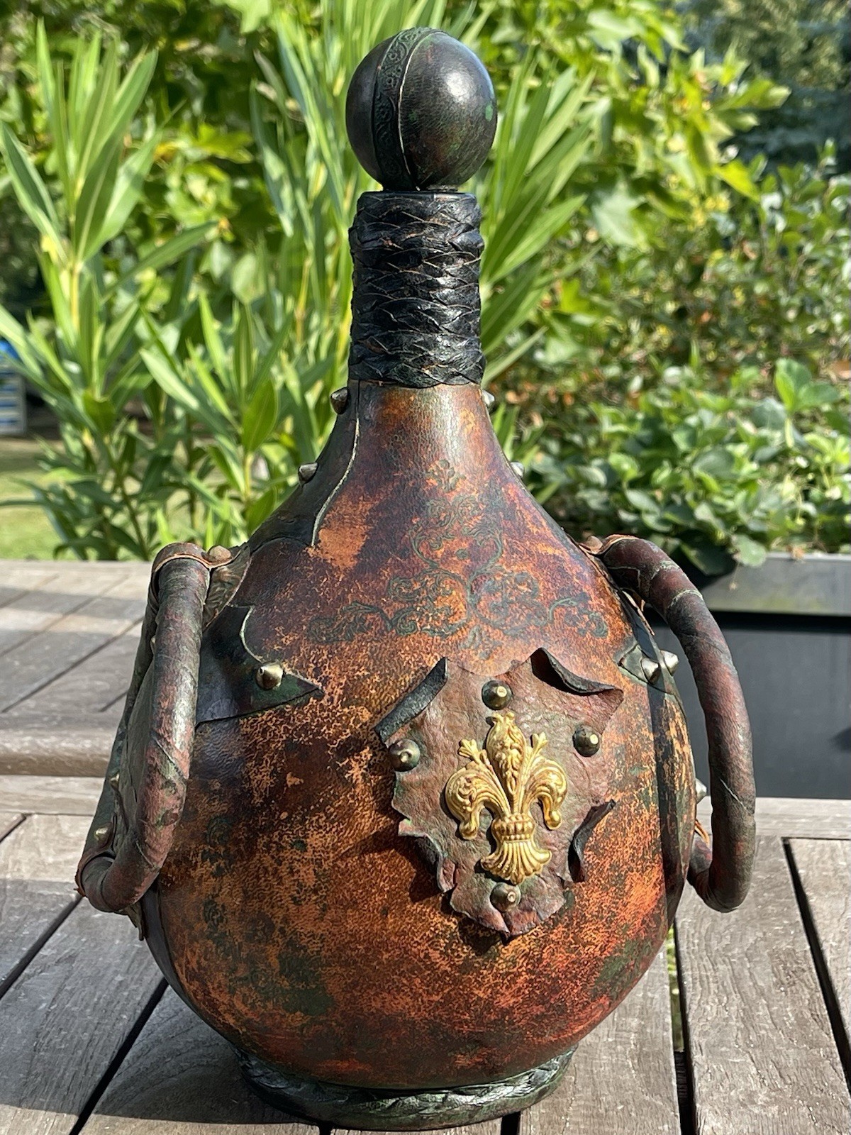 dekorative alte Weinflasche mit Leder bezogen, Höhe ca. 36 cm