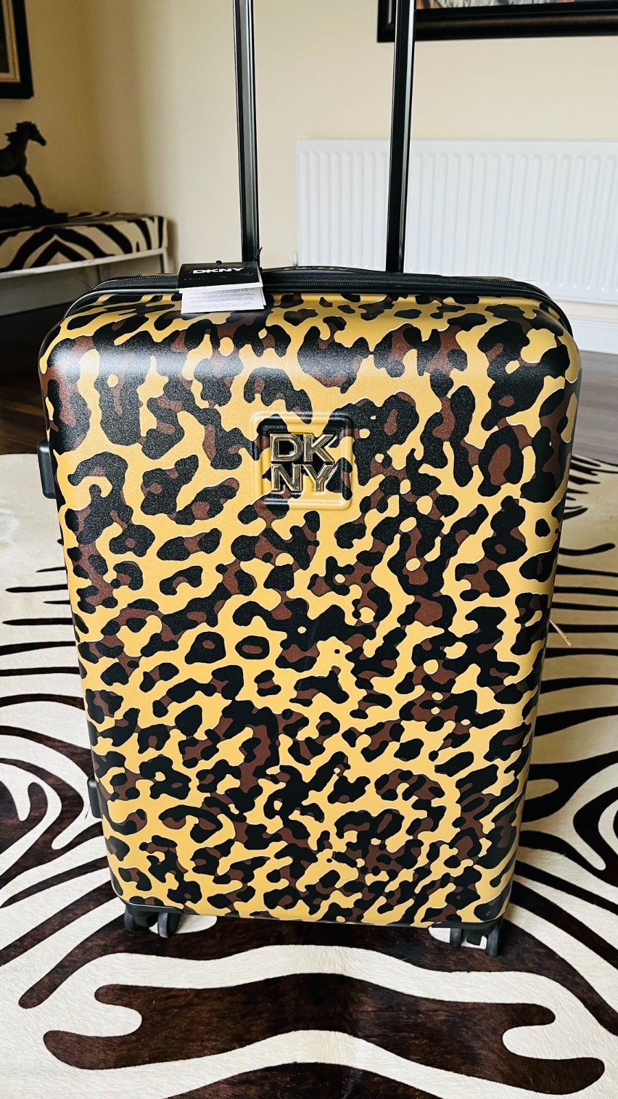 MALETA EXPANDIBLE DKNY LEOPARDO GUEPARDO ANIMAL PRINT TALLA MEDIANA R.R.P. $260,00