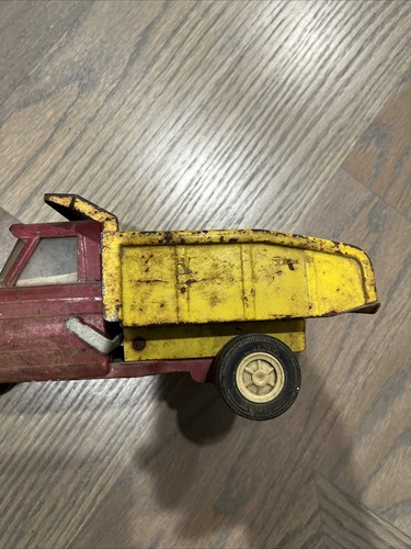 Tonka Jeep Dump Truck Red and Yellow Pressed Steel - Picture 8 of 10