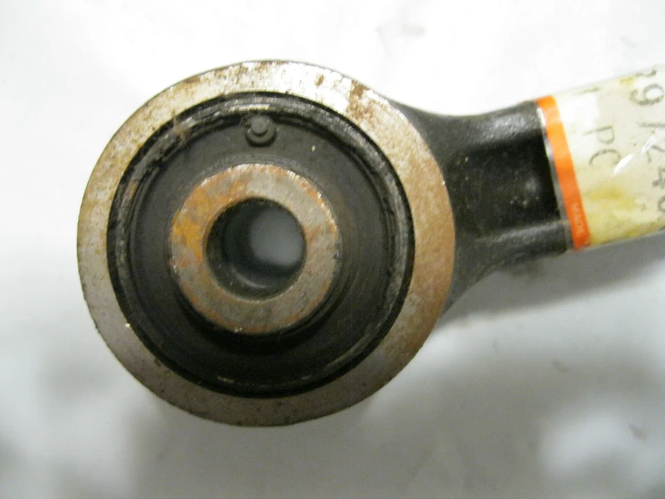 Genuine Mitsubishi OEM MR972466 Front Control Lateral Arm RH Foto 4 de 4