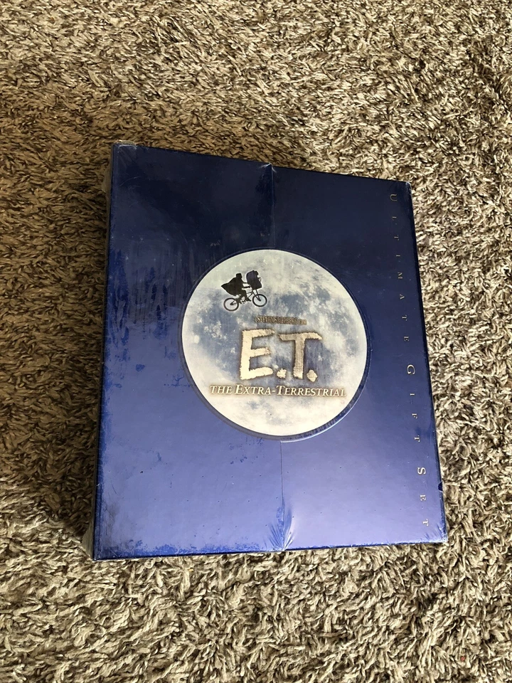 E.T. The Extra-Terrestrial Ultimate Gift Set 3 DVDs Book CD Certificate Sealed - Image 2 of 4